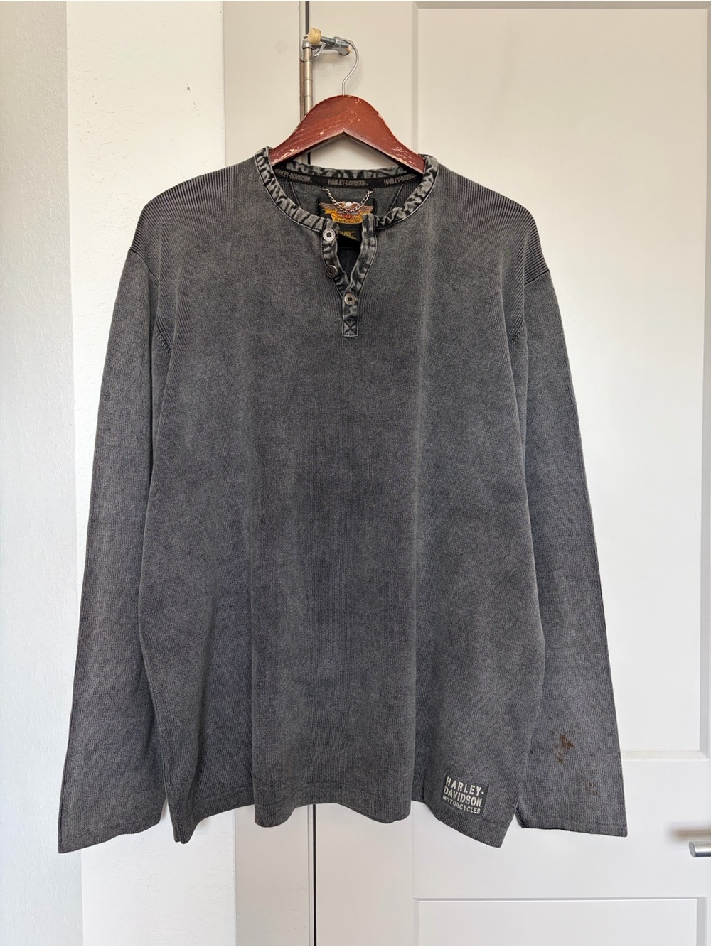 VINTAGE HARLEY-DAVIDSON LONG SLEEVE HENLEY SWEATSHIRT WASH GREY MEN’S XL